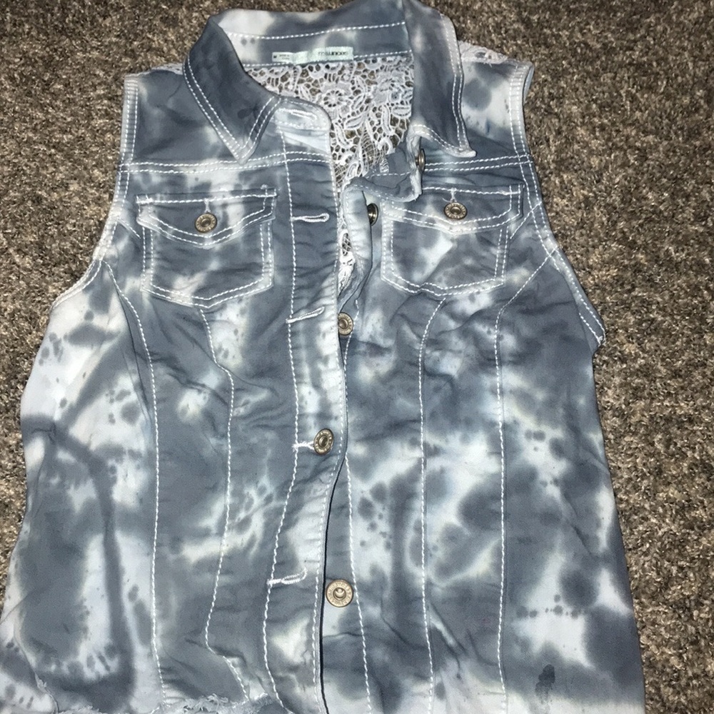 Maurices vest